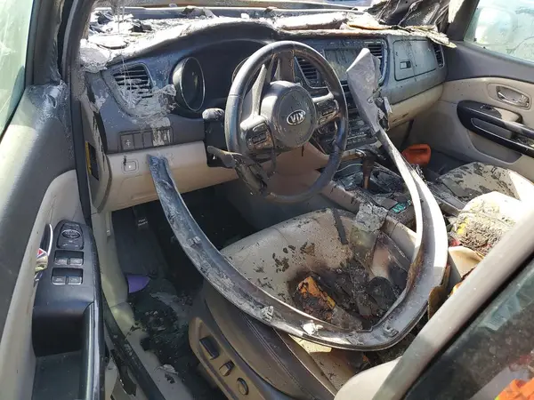 KNDMC5C10H6272275 2017 KIA SEDONA - Image 8