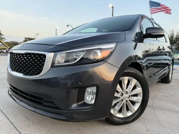 KNDMC5C10H6272XXX 2017 KIA SEDONA - Image 2
