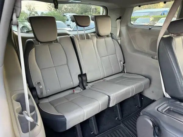 KNDMC5C10H6272XXX 2017 KIA SEDONA - Image 8