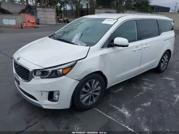 KNDMC5C10H6337870 2017 KIA SEDONA - Image 2