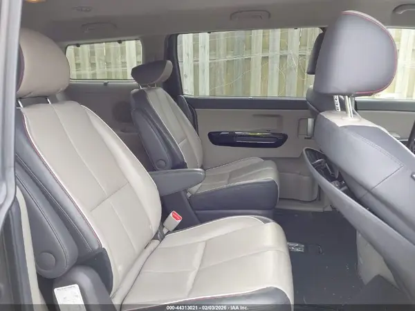 KNDMC5C10J6352309 2018 KIA SEDONA - Image 8