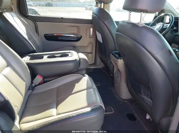 KNDMC5C10J6362550 2018 KIA SEDONA - Image 8