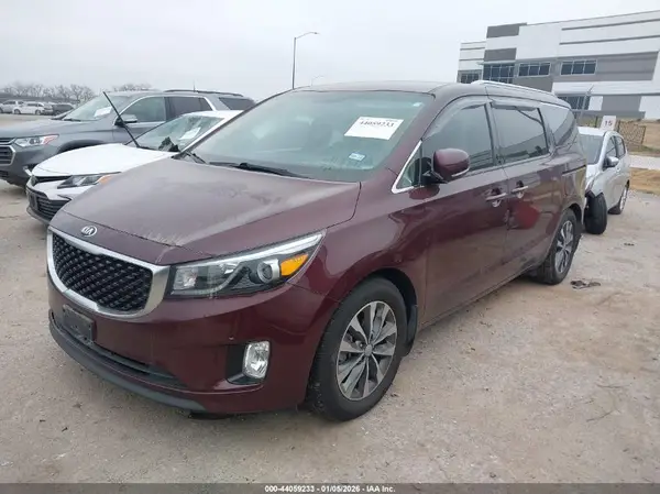 KNDMC5C10J6376500 2018 KIA SEDONA - Image 2
