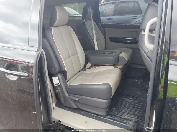 KNDMC5C10J6396858 2018 KIA SEDONA - Image 8