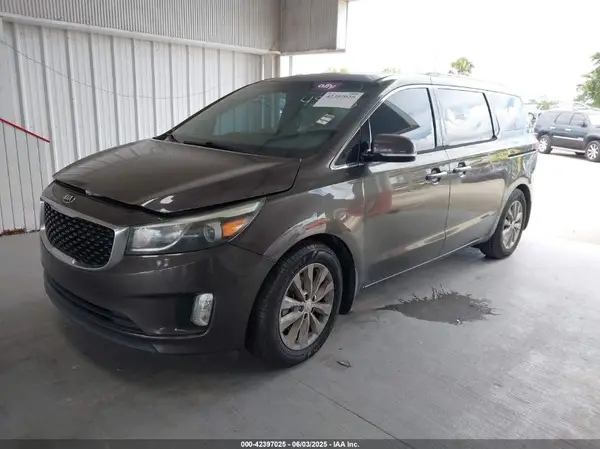 KNDMC5C11G6092611 2016 KIA SEDONA - Image 2