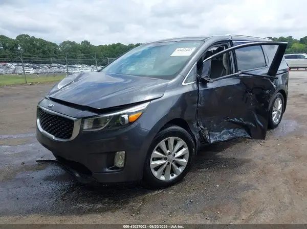 KNDMC5C11G6100562 2016 KIA SEDONA - Image 2