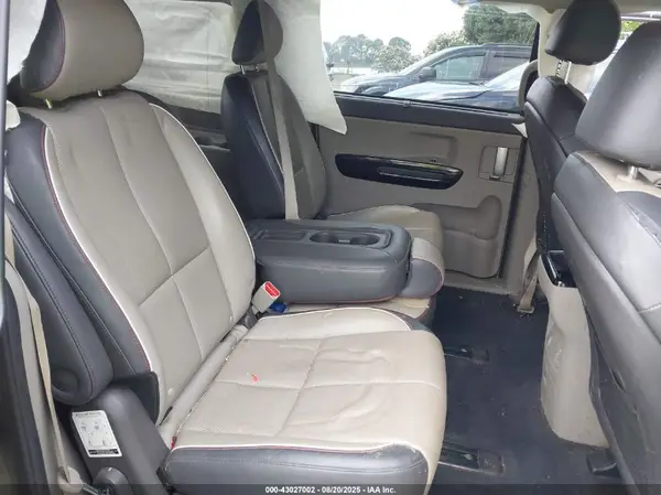 KNDMC5C11G6100562 2016 KIA SEDONA - Image 8