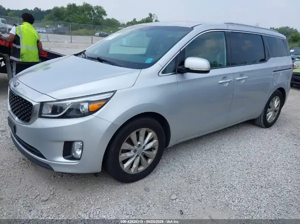 KNDMC5C11G6112825 2016 KIA SEDONA - Image 2