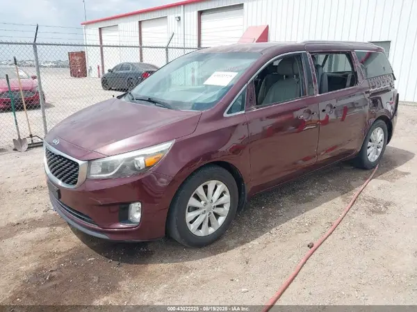 KNDMC5C11G6116647 2016 KIA SEDONA - Image 2