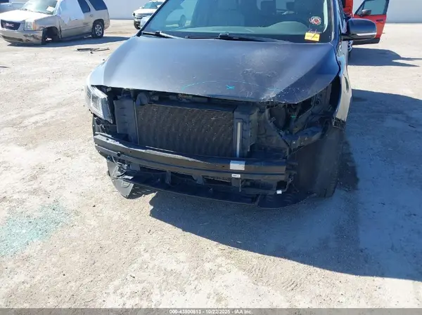 2016 KIA SEDONA auction photo 6