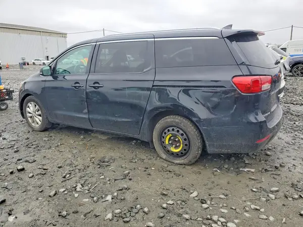 KNDMC5C11G6138129 2016 KIA SEDONA - Image 2