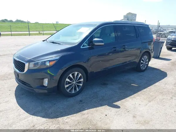 KNDMC5C11G6138342 2016 KIA SEDONA - Image 2