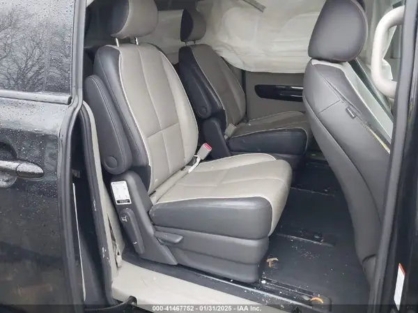 KNDMC5C11G6143072 2016 KIA SEDONA - Image 8