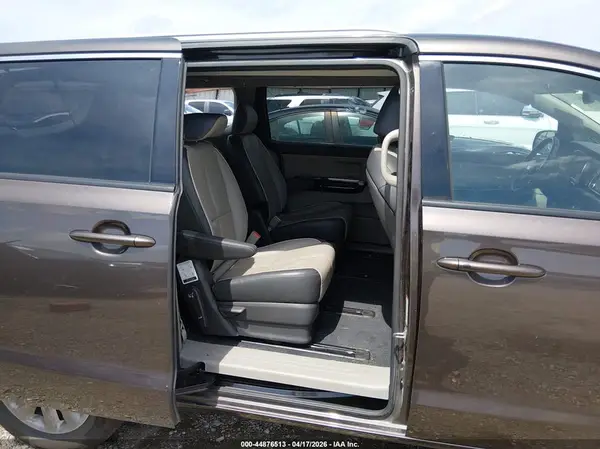 KNDMC5C11G6146845 2016 KIA SEDONA - Image 8