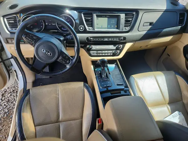 KNDMC5C11G6147056 2016 KIA SEDONA - Image 8