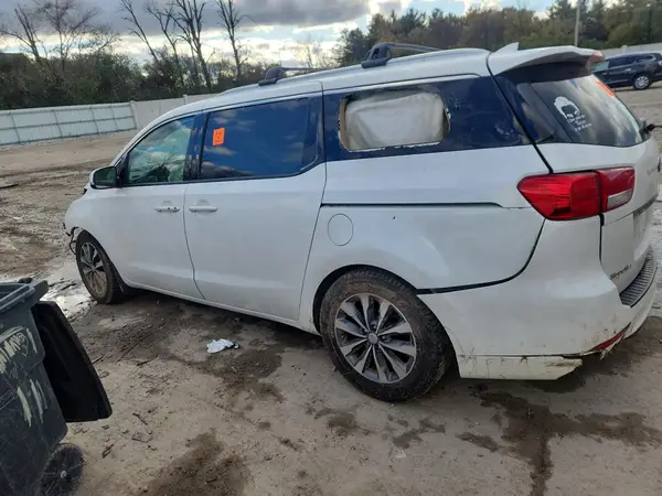 KNDMC5C11G6156257 2016 KIA SEDONA - Image 2