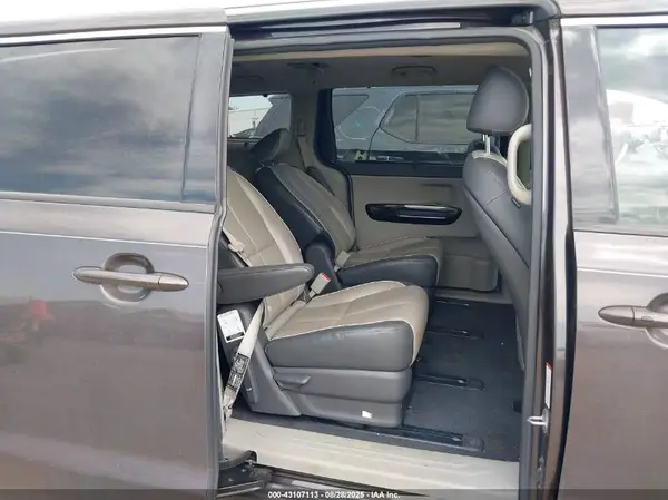KNDMC5C11G6168442 2016 KIA SEDONA - Image 8