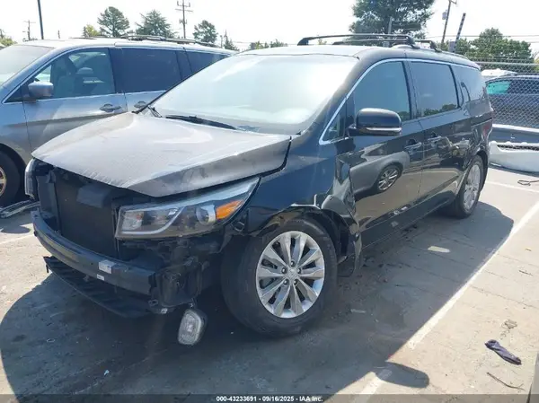 KNDMC5C11G6180865 2016 KIA SEDONA - Image 2