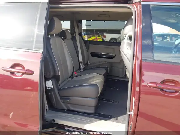 KNDMC5C11G6210138 2016 KIA SEDONA - Image 8