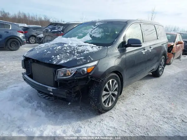 KNDMC5C11H6247112 2017 KIA SEDONA - Image 2