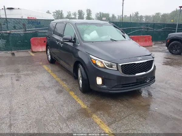 KNDMC5C11H6263620 2017 KIA SEDONA - Image 1