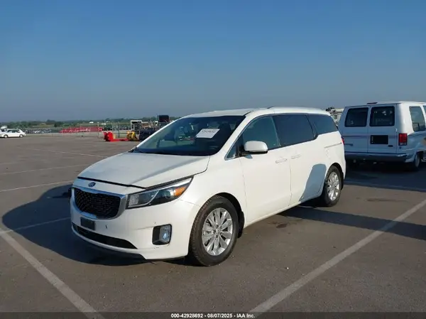 KNDMC5C11H6283088 2017 KIA SEDONA - Image 2