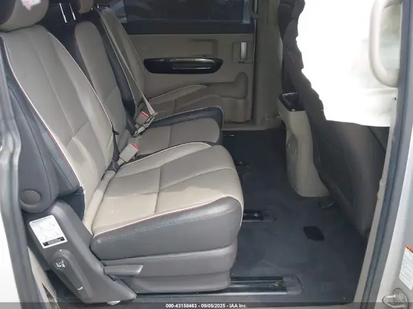 KNDMC5C11H6292535 2017 KIA SEDONA - Image 8
