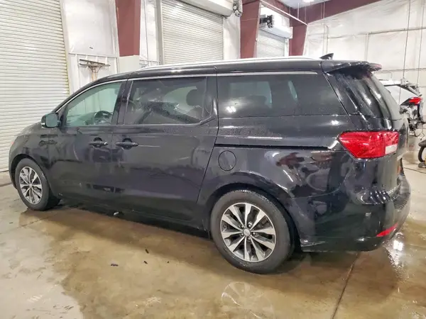 KNDMC5C11J6372259 2018 KIA SEDONA - Image 2
