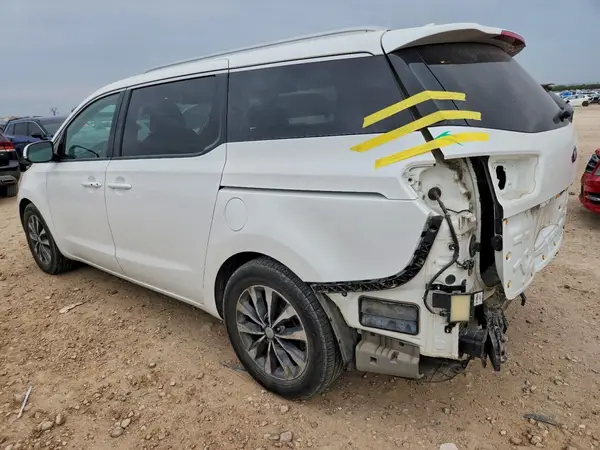 KNDMC5C11J6377302 2018 KIA SEDONA - Image 2