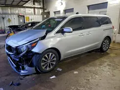 KNDMC5C11J6387828 2018 KIA SEDONA
