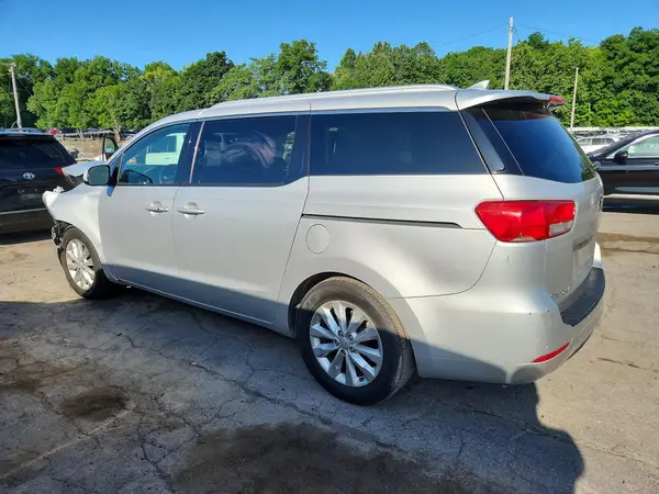 KNDMC5C11J6394584 2018 KIA SEDONA - Image 2