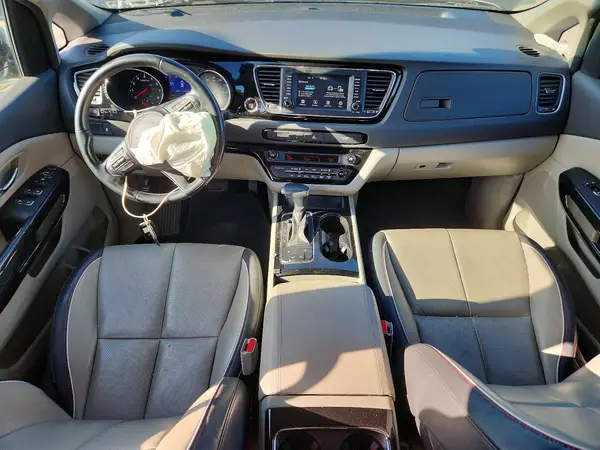 KNDMC5C11J6394584 2018 KIA SEDONA - Image 8