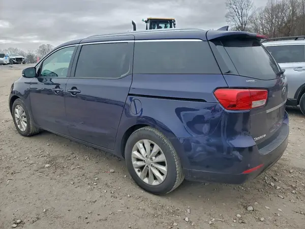 KNDMC5C11J6396898 2018 KIA SEDONA - Image 2