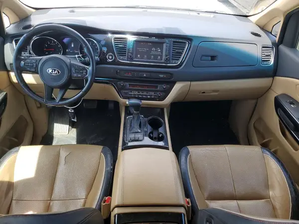 KNDMC5C11J6398926 2018 KIA SEDONA - Image 8