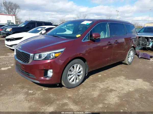 KNDMC5C11J6400884 2018 KIA SEDONA - Image 2