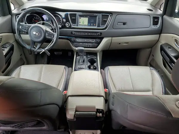 KNDMC5C11J6422285 2018 KIA SEDONA - Image 8