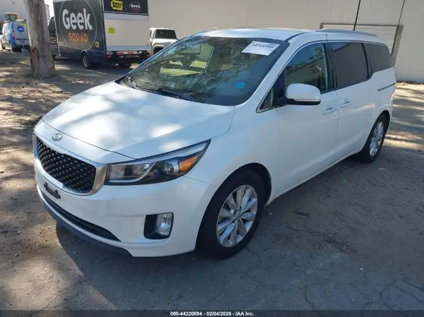 KNDMC5C12G6117046 2016 KIA SEDONA - Image 2