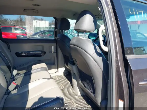 KNDMC5C12G6137510 2016 KIA SEDONA - Image 8