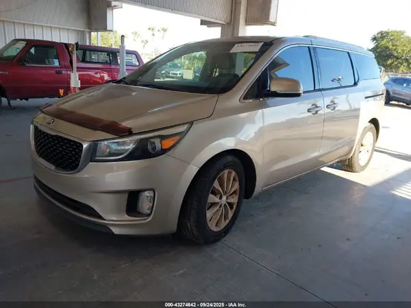 KNDMC5C12G6138396 2016 KIA SEDONA - Image 2