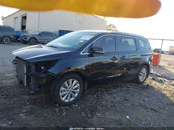 KNDMC5C12G6148040 2016 KIA SEDONA - Image 2