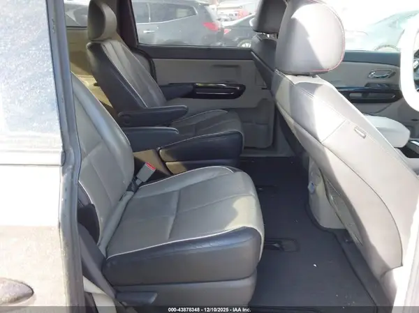KNDMC5C12G6148183 2016 KIA SEDONA - Image 8