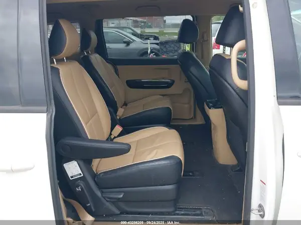 KNDMC5C12G6157806 2016 KIA SEDONA - Image 8