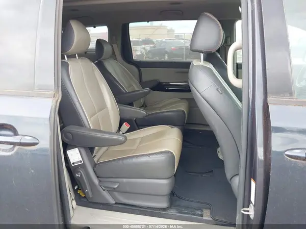 KNDMC5C12G6169762 2016 KIA SEDONA - Image 8