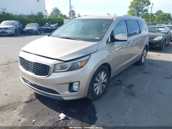 KNDMC5C12H6253095 2017 KIA SEDONA - Image 2
