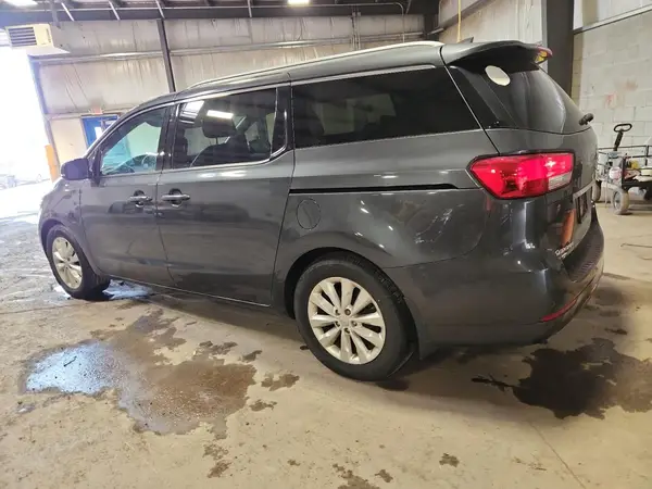 KNDMC5C12H6274769 2017 KIA SEDONA - Image 2