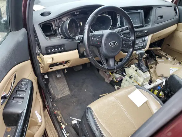 KNDMC5C12H6317698 2017 KIA SEDONA - Image 8