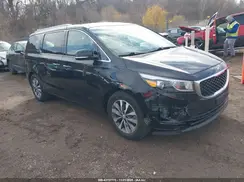 KNDMC5C12H6324375 2017 KIA SEDONA