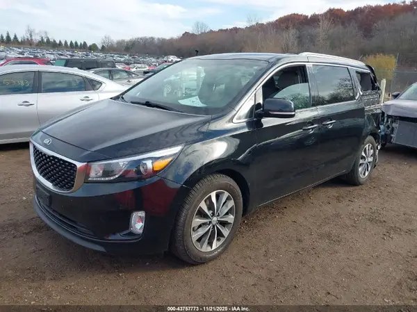 KNDMC5C12H6324375 2017 KIA SEDONA - Image 2