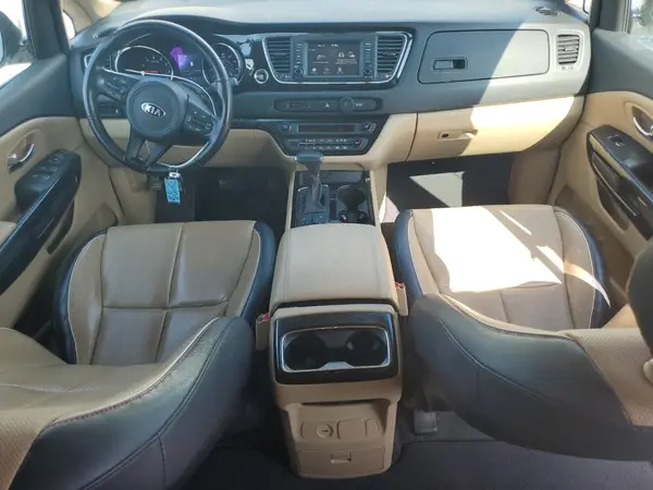 KNDMC5C12H6335070 2017 KIA SEDONA - Image 8