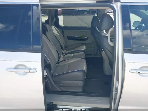 KNDMC5C12J6345930 2018 KIA SEDONA - Image 8